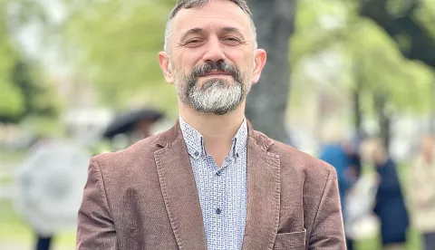 Osijek, 18. 04. 2023, Park O. Nemona, kod skulpture Majka i dijete, obiljezavanje Jom hasoa, spomen na zrtve holokausta, Damir Lajos - predsjednik Zidovske opcineSNIMIO BRUNO JOBST