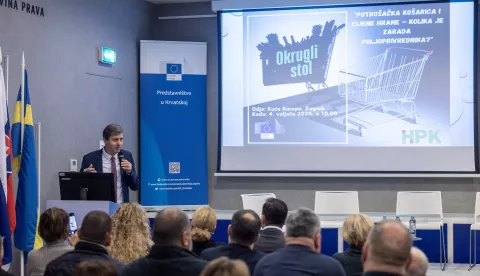 Zagreb, 4.2.2025 - U organizaciji Hrvatske poljoprivredne komore (HPK) održat će se okrugli stol pod nazivom "Potrošačka košarica i cijene hrane - Kolika je zarada poljoprivrednika?". Na slici Mladen Jakopović.Foto Hina/ Dario GRZELJ/ dag