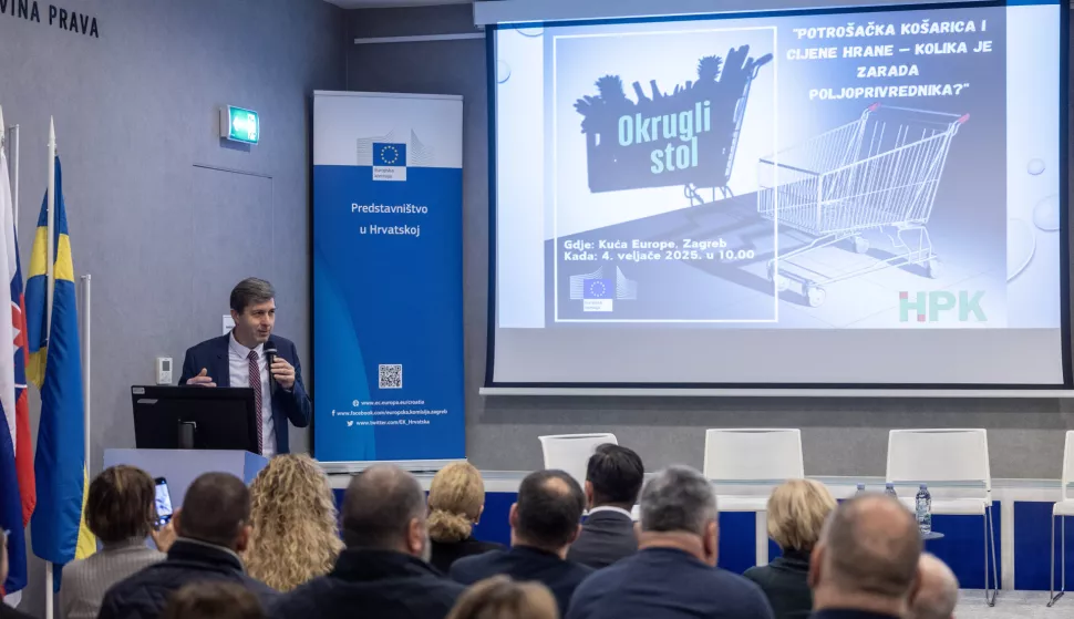 Zagreb, 4.2.2025 - U organizaciji Hrvatske poljoprivredne komore (HPK) održat će se okrugli stol pod nazivom "Potrošačka košarica i cijene hrane - Kolika je zarada poljoprivrednika?". Na slici Mladen Jakopović.Foto Hina/ Dario GRZELJ/ dag