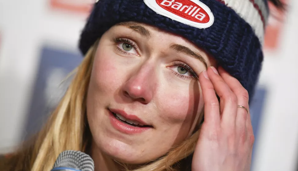 epa07345516 Mikaela Shiffrin of the USA speaks during a press conference after winning the women's Super G race at the FIS Alpine Skiing World Championships in Are, Sweden, 05 February 2019. EPA/CHRISTIAN BRUNA