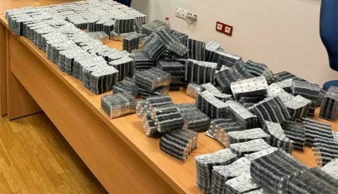 Na graničnom prijelazu Tovarnik pokušao prokrijumčariti više od 200.000 tisuća tableta