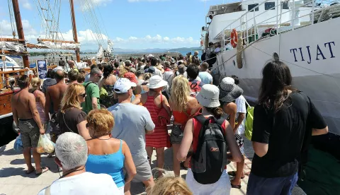 VODICE,07.08.2010.NOVOSTIILUSTRACIJA TURISTI, TURIZAM SEZONA, LJETO...NA FOTO:SNIMIO SERGEJ DRECHSLER