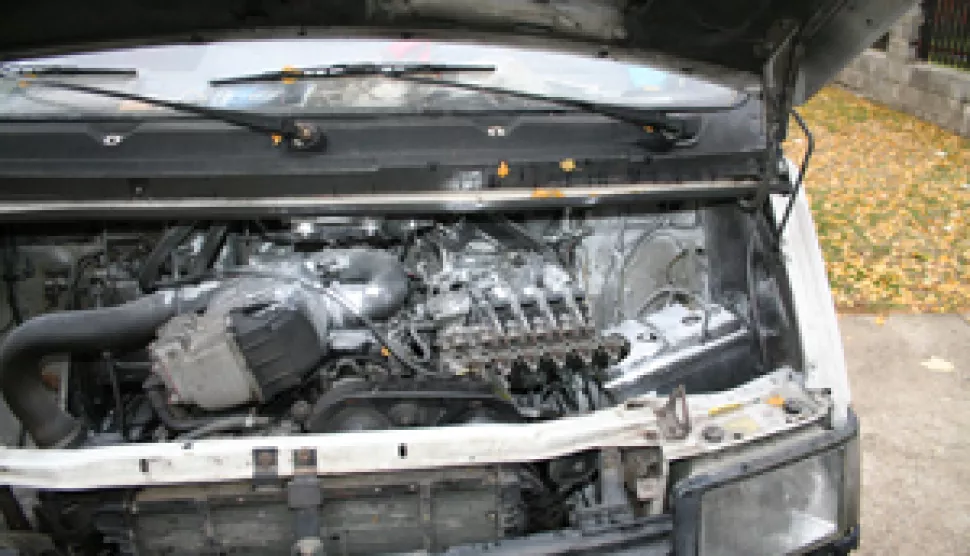 Zapalio se automobil na parkiralištu u Vinkovcima