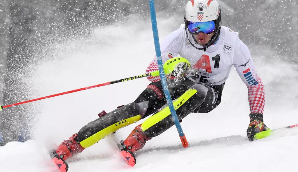 epa07320916 Istok Rodes of Croatia in action during the Men's Slalom race of the FIS Alpine Skiing World Cup in Kitzbuehel, Austria, 26 January 2019. EPA/ANGELIKA WARMUTH