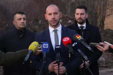 Osijek,06. 02. 2025, Obilazak lokacije nogov zatvora u Osijeku, bivši Poljoprivredni i Prehrambeno tehnološki faks na Tenjskoj cesti. Obišli su ministar Damir Habijan, ministar pravosuđa, uprave i digitalne transformacije zajedno s gradonačelnikom Ivanom Radićem..snimio GOJKO MIITĆ