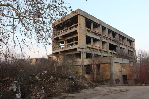 Osijek,06. 02. 2025, Obilazak lokacije nogov zatvora u Osijeku, bivši Poljoprivredni i Prehrambeno tehnološki faks na Tenjskoj cesti. Obišli su ministar Damir Habijan, ministar pravosuđa, uprave i digitalne transformacije zajedno s gradonačelnikom Ivanom Radićem..snimio GOJKO MIITĆ