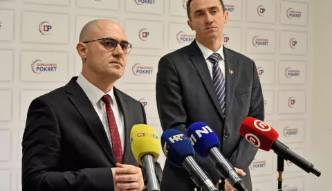 Vukovar...07.02.2025.Predsjednik Domovinskog pokreta Ivan Penava i glavni tajnik Domovinskog pokreta Josip Dabro održali konferenciju za medije u prostorijama Domovinskog pokreta u Vukovaru. Tema konferencije za medije je razrješenje Uprave Hrvatskih šuma. Foto: Gordan Panić
