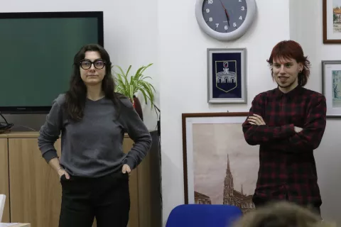 Maria Ortiz Diaz i Cesar Rodrigez Garcia, volonteri koji vode tečaj