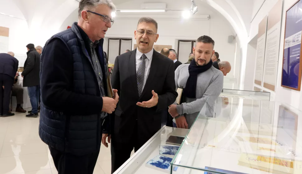 Osijek, 06. 02. 2025, Državni arhiv u Osijeku, izložba u povodu 150 godina HLZ-a Osijek. Otvorenje.snimio GOJKO MITIĆ