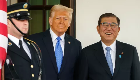 epa11881114 US President Donald Trump (C) greets Prime Minister of Japan Ishiba Shigeru (R), at the White House, Washington, DC, USA, 07 February 2025. EPA/WILL OLIVER
