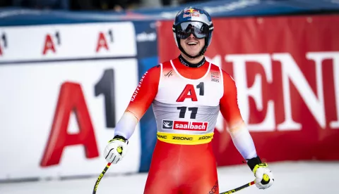 epa11884211 Franjo von Allmen of Switzerland reacts in the finish area during the Men's Downhill race at the FIS Alpine Skiing World Championships in Saalbach Hinterglemm, Austria, 09 February 2025. EPA/JEAN-CHRISTOPHE BOTT