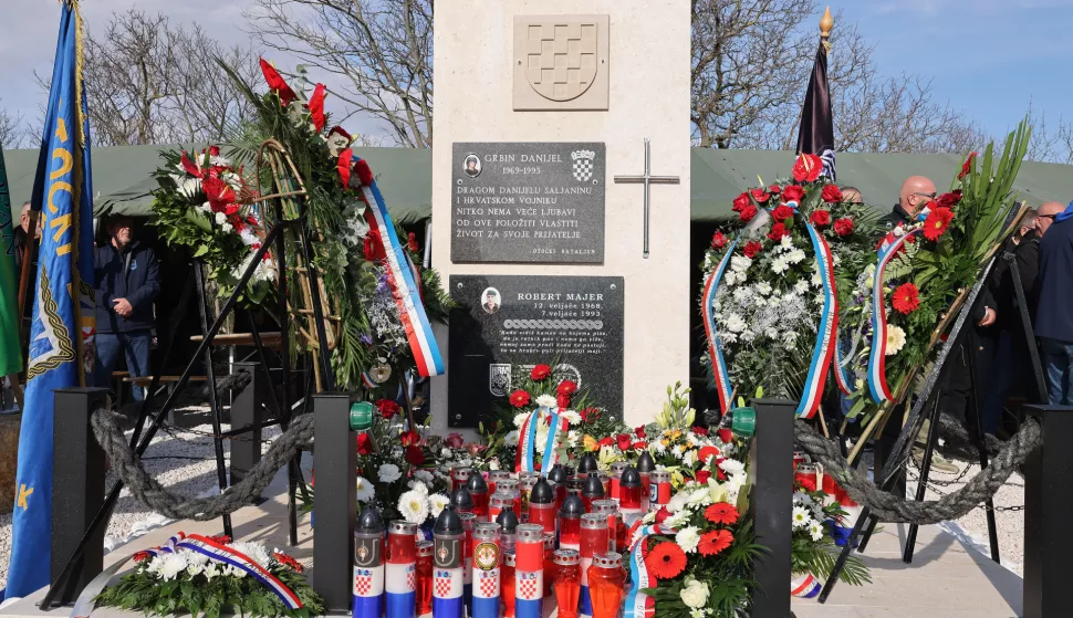 Pridraga 09.02.2025. - Potpredsjednik Vlade i ministar hrvatskih branitelja Tomo Medved, sudjelovao je kao izaslanik predsjednika Vlade na svečanom otkrivanju spomenika poginulim hrvatskim braniteljima u Pridrazi.Na fotografiji: Spomenik, Foto: HINA/Zvonko KUCELIN