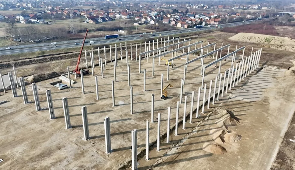 Zagreb, 11.2.2025.- Prvu tvornicu za autonomna elektri?na vozila u Hrvatskoj u sklopu novog poslovnog parka VGP Park Zagreb u Lu?kom kraj Zagreba zajedno grade hrvatska tvrtka Verne i europska VGP, a radovi napreduju, izvijestili su u utorak iz Verna. foto HINA/ 404 Agency/ Verne/ ua