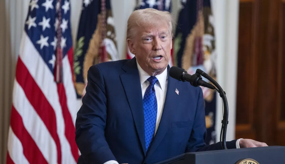 epa11861525 US President Donald Trump speaks before signing the Laken Riley Act in the East Room of the White House in Washington, DC, USA, 29 January 2025. The law, named after a Georgia student murdered by an undocumented immigrant is the first bill of the second Trump administration. EPA/JIM LO SCALZO/POOL
