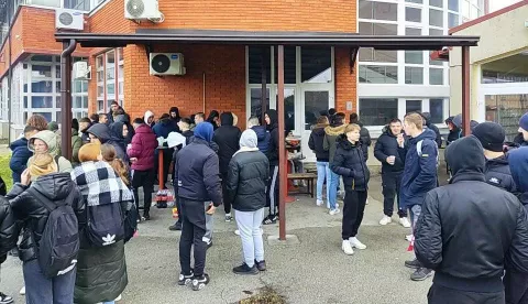 Mirni prosvjed učenika Tehničke škole Županjaustupljena fotografija