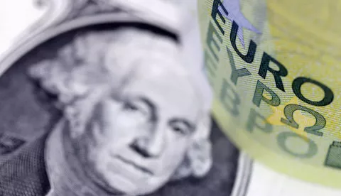 FILE PHOTO: U.S. Dollar and Euro banknotes are seen in this illustration taken July 17, 2022. REUTERS/Dado Ruvic/Illustration/File Photo Photo: DADO RUVIC/REUTERS