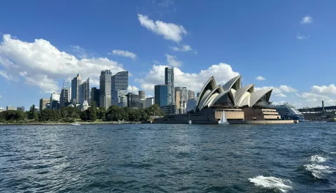 FILED - 14 April 2024, Australia, Sydney: View of the skyline of the Australian metropolis of Sydney. The city's world-famous opera house, the Sydney Opera House, can be seen in the foreground. Photo: Steffen Trumpf/dpa Photo: Steffen Trumpf/DPA