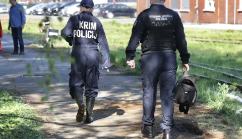 Osijek, 15. 04. 2024., HZ skladiste; pozar; lokomotiva; zgariste; policija; krim policijaSNIMIO BRUNO JOBST