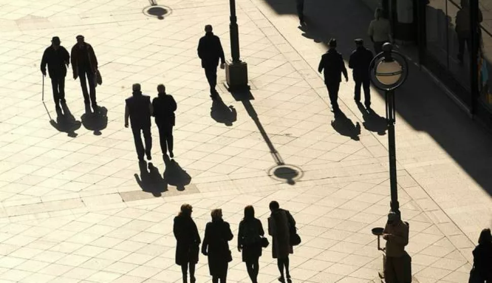 RIJEKA, 10.03.2011. KORZO, LJUDI, STANOVNITVO, SJENE, ILUSTRACIJASNIMIO PETAR FABIJAN