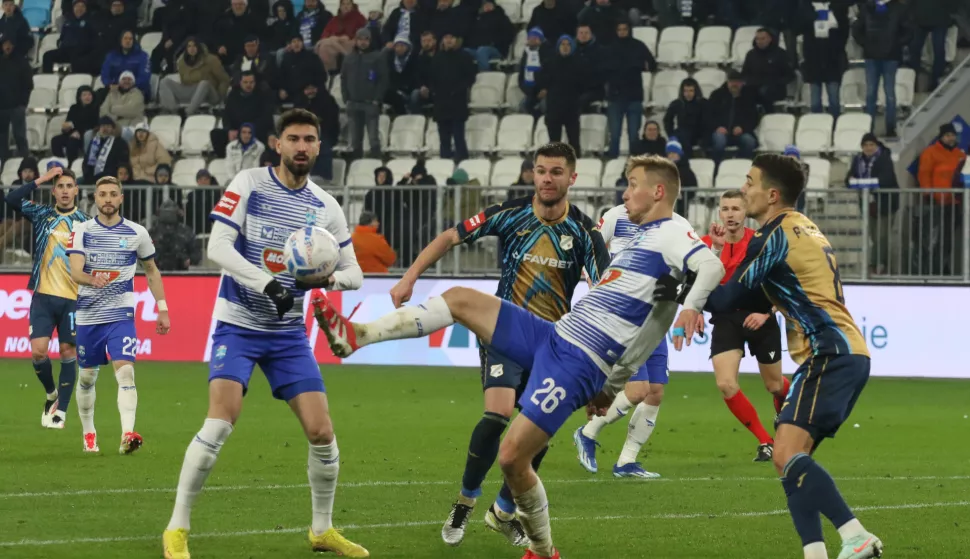Osijek, 16. 02. 2025, Opus Arena, nogomet, SuprSport HNL 24/25, Osijek - Rijeka, Luka Jelinić (26)snimio GOJKO MITIĆ