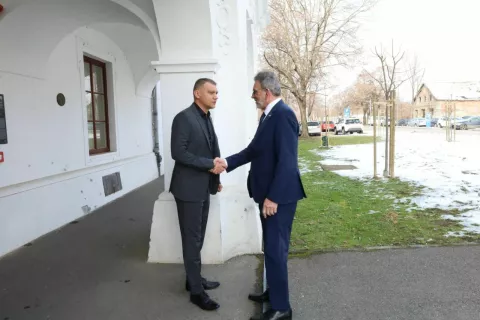 Ministar znanosti, obrazovanja i mladih Radovan Fuchs u posjetu Vukovaru, dočekao ga Franjo Orešković