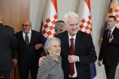 Inauguracija predsjednika Republike Hrvatske Zorana Milanovića koji u utorak u Uredu predsjednika na Pantovčaku polaže prisegu za svoj drugi petogodišnji mandat.