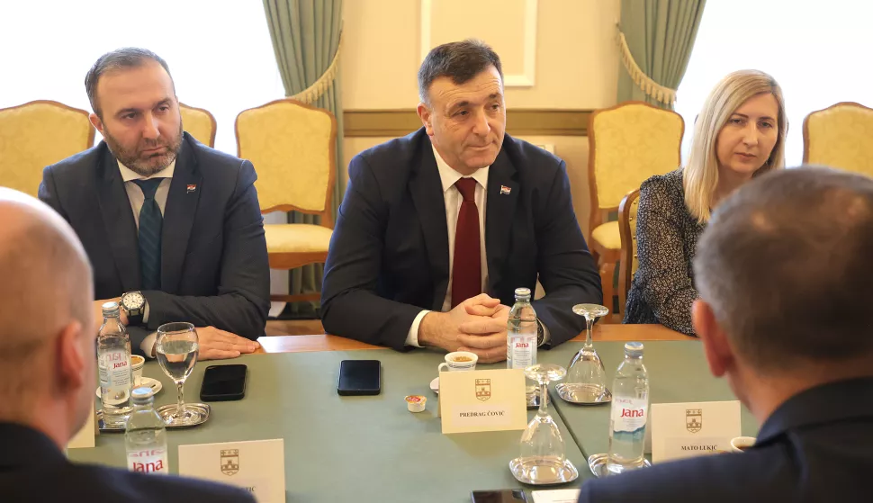 Osijek, 19. 02. 2025., Trg. A. Strčevića, Prekogranična suradnja, RH; BIH, predsjednik Vlade Zapadnohercegovačke županije Predrag ČovićSNIMIO BRUNO JOBST