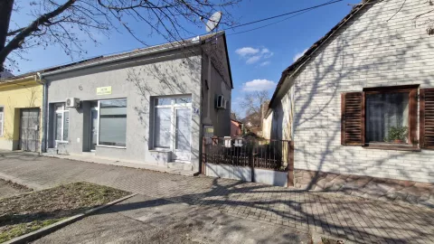 Na prodaju su ponuđena i dva derutna stana u dvorištvu kuće u Tomislavovoj ulici