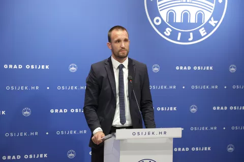 Osijek, 28. 10. 2024., Kuhačeva 9, potpisivanje ugovora, Ugovor o dodjeli bespovratnih sredstava, ITP financiranje, ITP program, financijsko razdoblje 2021 - 2027, Urbana aglomeracija Osijek, Šime Erlić - Ministar regonalnog razvoja i fondova EUSNIMIO BRUNO JOBST