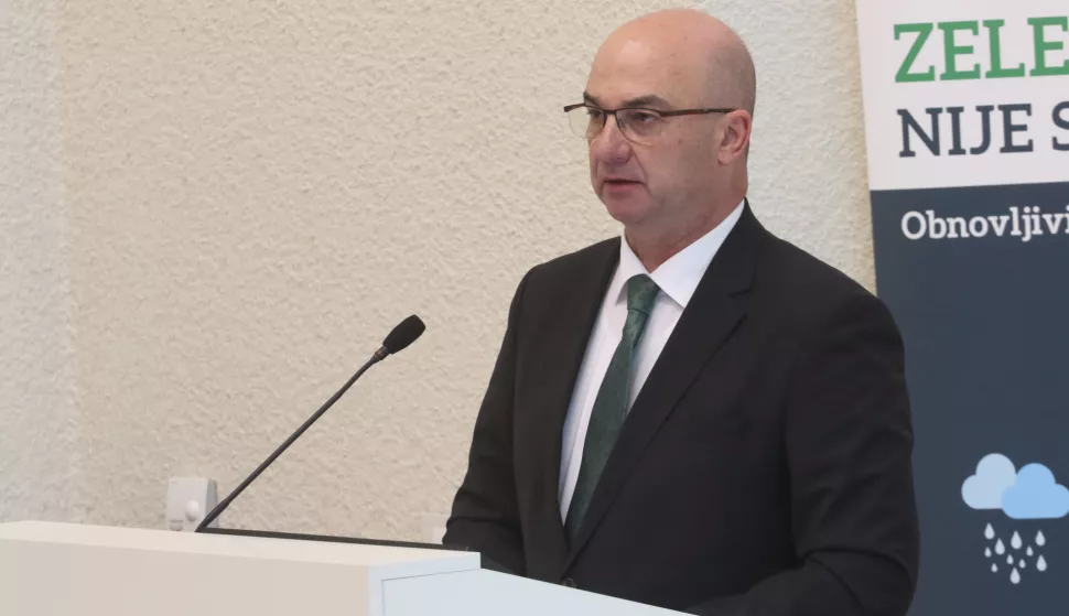 Osijek, 01. 02. 2024, Fakultet agrobiotehnickih znanosti Osijek, FAZOS. 1. Konferencija " Mogucnosti primjenea agroslolara u vinogradarstvu i vocarstvu. Otvorenje...Ivo Milatic, drzavni tajnik Ministarstva gospodarstva.snimio GOJKO MITIĆ