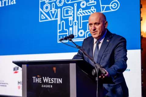 Humanitarna gala večer građevinara, Branko Bačić