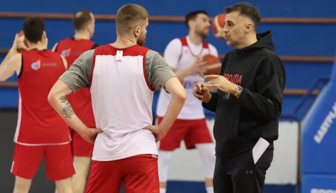 Zadar, 20.02.2025. - Trening muške seniorske košarkaške reprezentacije Hrvatske uoči posljednjeg kvalifikacijskog ciklusa za Europsko prvenstvo 2025. godineNa fotografiji: Josip Sesar, Foto: HINA/Zvonko KUCELIN