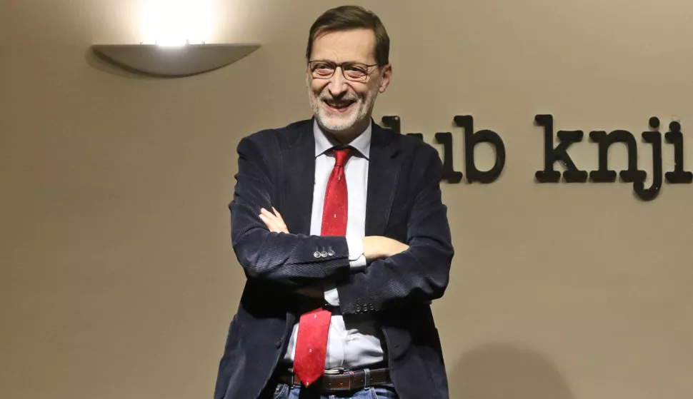 Osijek, 20. 02. 2025, Klub knjižare Nova. Razgovor s Mirom Gavranom.snimio GOJKO MITIĆ