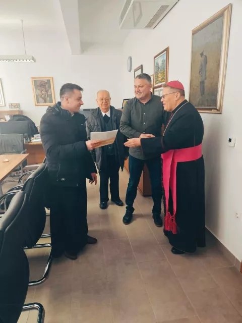 NIJEMCINadbiskup Đuro Hranić donirao 35 000 eura za obnovu grobljanske crkve u NijemcimaVELJAČA 2025.