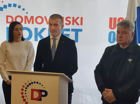 Domovinski pokret održao konferenciju za novinare u Osijeku. Na slici predsjednik podružnice Domovinskog pokreta Osječko-Baranjske županije, Željko Vuković 