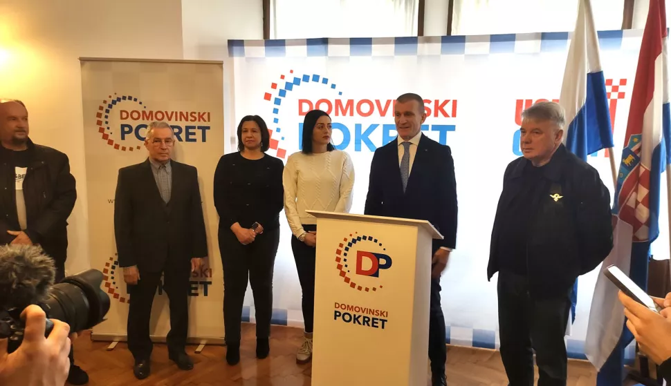 Domovinski pokret održao konferenciju za novinare u Osijeku. Na slici predsjednik podružnice Domovinskog pokreta Osječko-Baranjske županije, Željko Vuković 