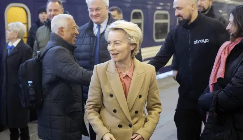 epa11920600 European Commission President Ursula von der Leyen and European Council President Antonio Costa (C-L) arrive at the railway station in Kyiv, Ukraine, 24 February 2025, to attend a summit with European leaders on the third anniversary of the Russian invasion. EPA/SERGEY DOLZHENKO