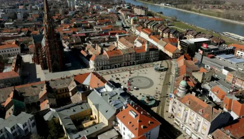snimio Davor KIBEL,Osijek, 04.03.2017.  Osijek iz zraka, konkatedrala, trg Ante Starčevića, Korzo, Kapucinska, centar