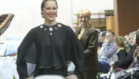 OSIJEK, 22. 02. 2017, SVAČIĆEVA 36. OKAČKA GRANA, OKAČKA MODNA REVIJA "STAZAMA TRADICIJE V".snimio GOJKO MITIĆ