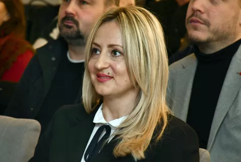 Požega, 25.02.2025. - Na SDP-ovoj konferenciji za medije Martina Vlašić Iljkić predstavljena je kao kandidatkina za županicu Požeško-slavonske županije. Konferenciji je prisustvovao i predsjednik SDP-a Hrvatske Siniša Hajdaš Dončić. Na fotografiji Martina Vlašić Iljkić. foto HINA/ tm 