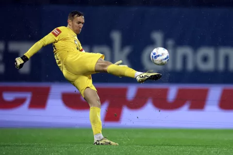 Zagreb, 26.2.2025.- Utakmica ?etvrtfinala Hrvatskog nogometnog kupa Dinamo - Osijek na stadionu Maksimir. Na slici Marko Malenica. foto HINA/ Damir SEN?AR/ ua