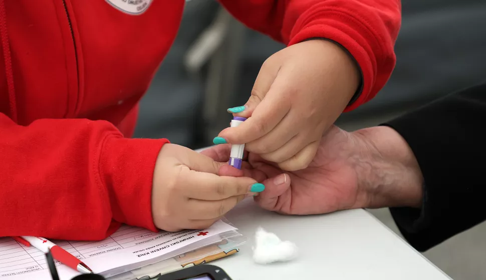 Osijek, 14. 09. 2024., Trg slobode, Svjetski dan prve pomoći, prva pomoć, vađenje šećera, dijabetesSNIMIO BRUNO JOBST