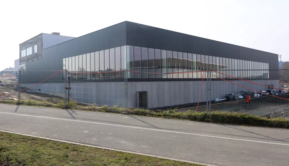 Osijek, 25. 02. 2025, Gradilište Prve gimnazije Osijek na Strossmayerovoj ulici kod Opus Arene. Radovisnimio GOJKO MITIĆ