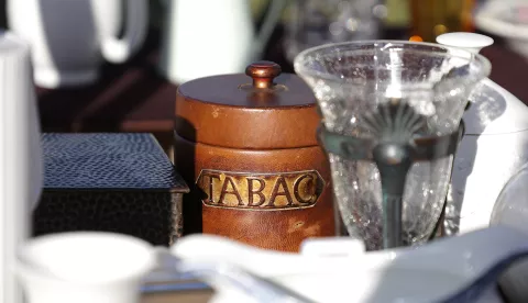 Osijek, 01. 02. 2025. kod školjke, sajam antikviteta, kutija za duhanSNIMIO BRUNO JOBST