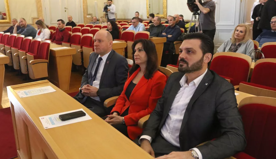 Osijek, 27. 02. 2025, Županijiska 4. Tribina Smanjenje rizika kao čimbenik utjecaja na gospodarstvo. Josiop Miletić, Nataša Tramišak i Dragan Vulin.snimio GOJKO MITIĆ