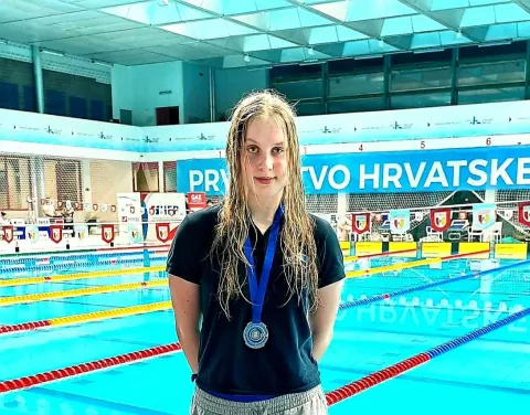 Elena Valenteković