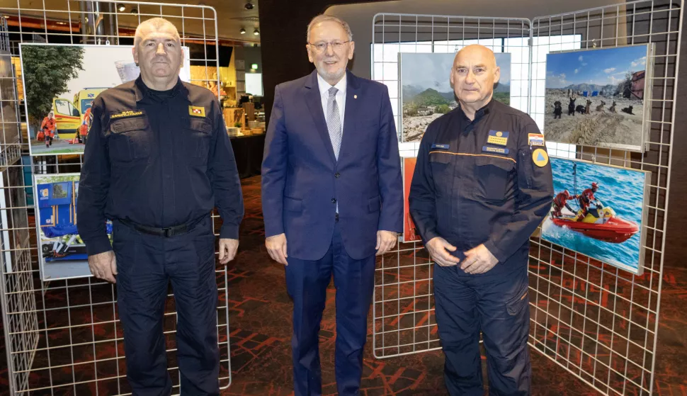 Zagreb, 28.2.2025 - Potpredsjednik Vlade i ministar unutarnjih poslova Davor Božinović te ravnatelj Ravnateljstva civilne zaštite Damir Trut sudjelovali su na obilježavanju Međunarodnog dana civilne zaštite i Dana civilne zaštite RH te 20. obljetnice europskog broja 112 u Hrvatskoj. Na slici Nikola Milina, Davor Božinović i Damir Trut.Foto Hina/ Dario GRZELJ/ dag