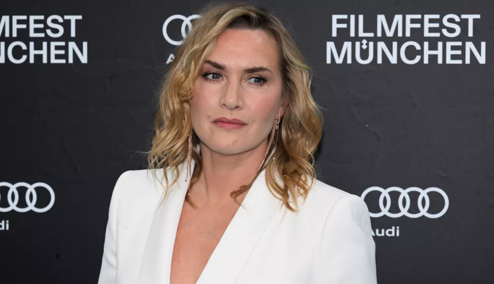 02 July 2024, Bavaria, Munich: Oscar winner Kate Winslet stands on the turquoise carpet at the CineMerit Award ceremony at the Deutsches Theater during the Munich Film Festival. The film tells the story of photographer Lee Miller, who worked as a photojournalist on the front line for the USA during the Second World War and also documented the liberation of the Buchenwald and Dachau concentration camps. Photo: Felix H?rhager/dpa Photo: Felix H?rhager/DPA