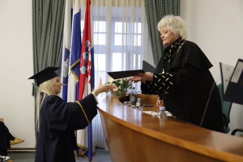 Osijek, 28. 02. 2025., Rektorat; promocija magistara; AUKOS; Helena Sablić Tomić - dekanicaSNIMIO BRUNO JOBST