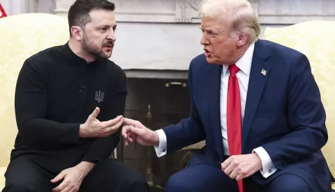 epa11930789 Ukrainian President Volodymyr Zelensky (L) talks with US President Donald Trump (R) in the Oval Office of the White House in Washington, DC, USA, 28 February 2025. Zelensky is in Washington to sign the framework of a deal, pushed by President Trump, to share Ukraines's mineral wealth with the US. EPA/JIM LO SCALZO/POOL